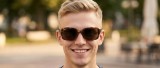 Ray-Ban RB4068 642/57 60 Moški model spredaj